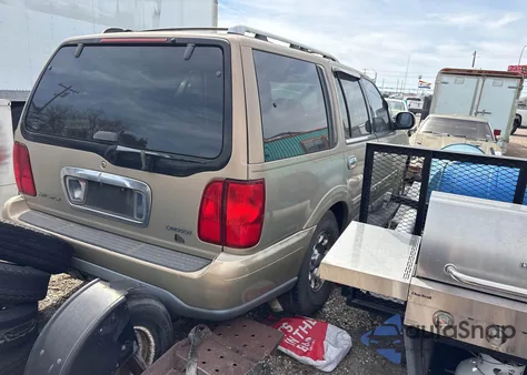 1998 Lincoln Navigator z USA, uszkodzony, nr VIN 5LMRU27L8WLJ45665